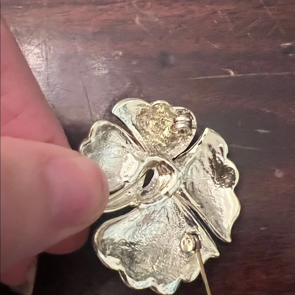 Vintage Peach Flower Enamel Brooch Pin Gold Tone Retro Floral Accessory